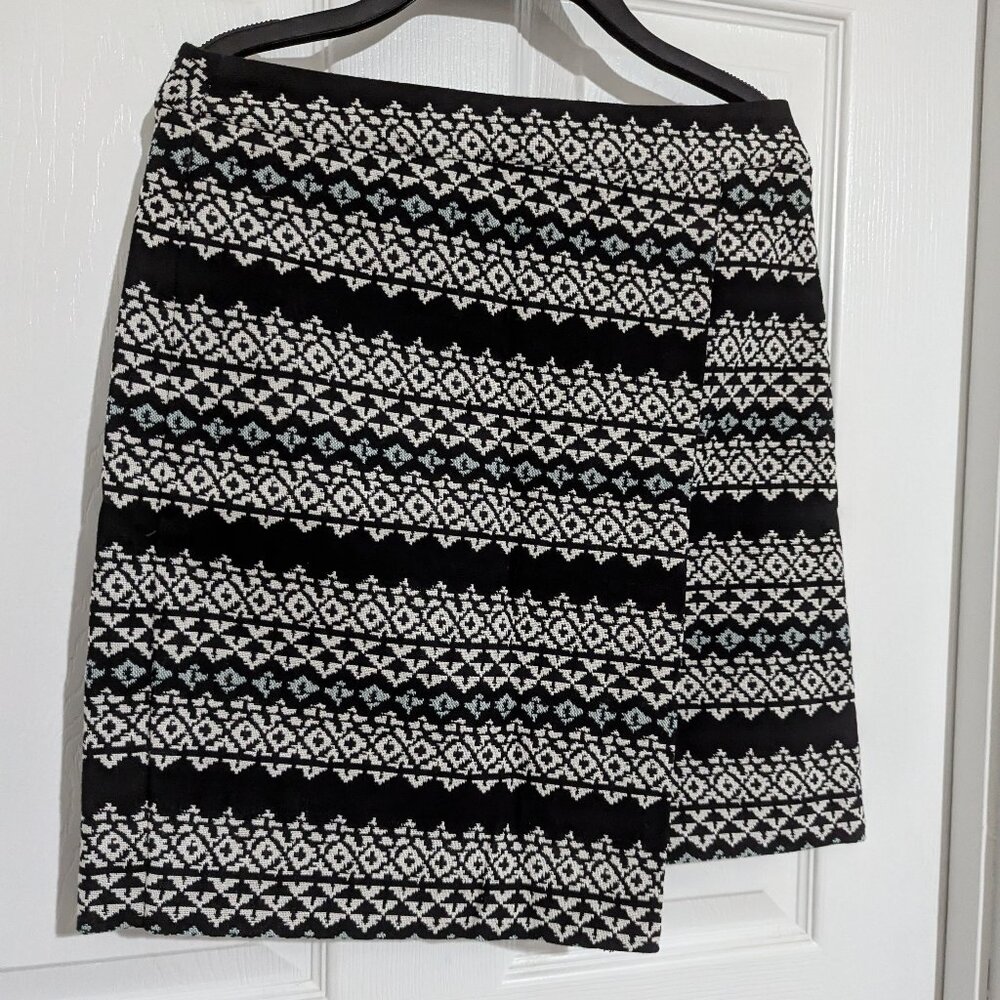 NWT Loft Outlet Black/White Geometric Stripe Pattern Pencil Wrap Skirt Sz 0P